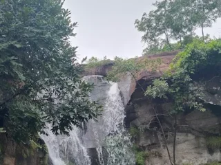 lalpania waterfall